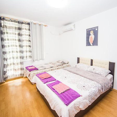 Super Center - Apartment On "Kiril & Metodi" Square Burgas Exterior foto