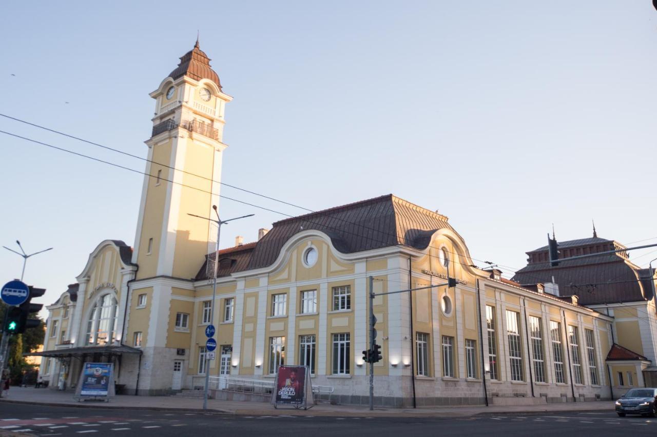 Super Center - Apartment On "Kiril & Metodi" Square Burgas Exterior foto